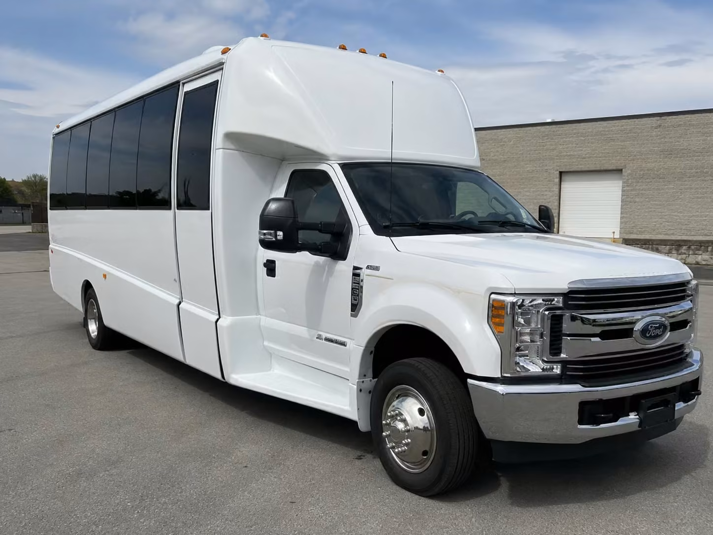 15 passenger minibus