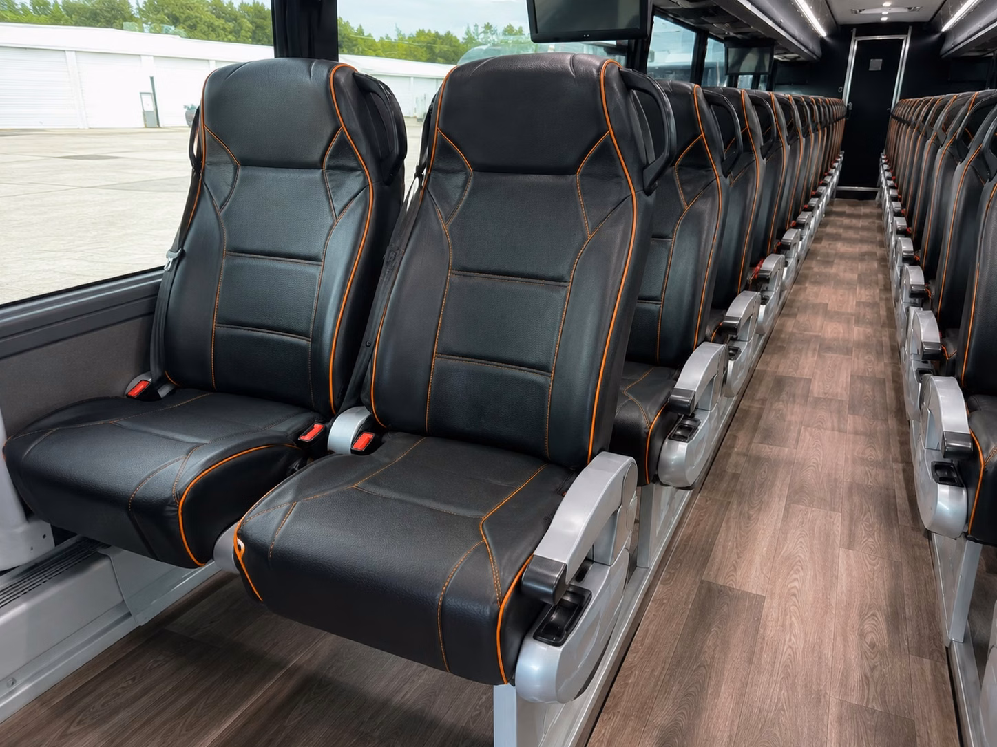 shuttle guests between livermore s iconic wine country venues without a hitch